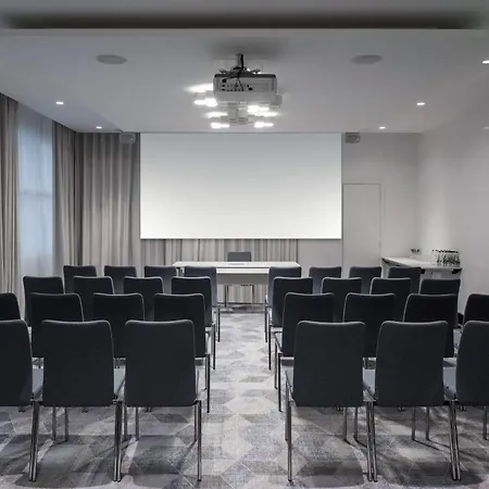 Courtyard by Marriott Paris Roissy Charles de Gaulle Airport-2