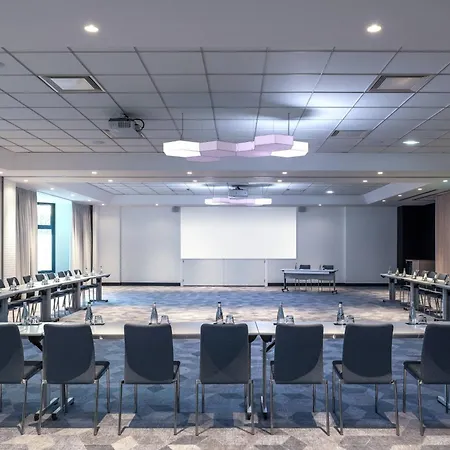 Courtyard by Marriott Paris Roissy Charles de Gaulle Airport-2